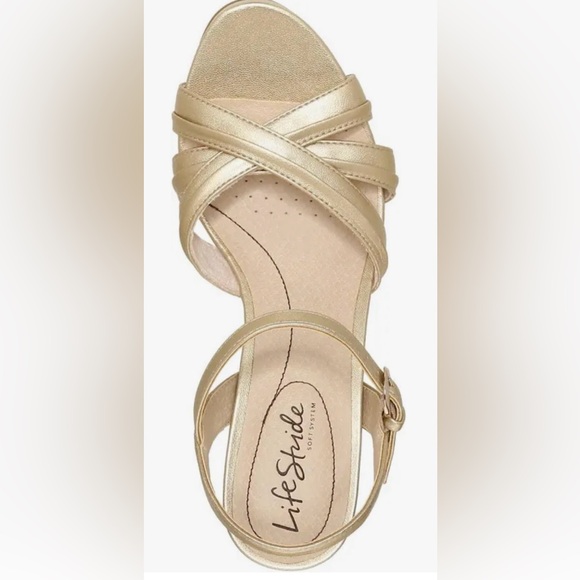 NIB: Life Stride Gold Dress Heels. - Picture 5 of 7
